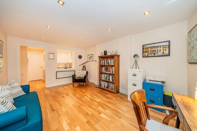 Flat B, 3, Westbourne Grove Terrace, London photo 4