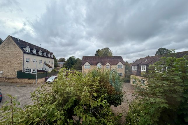 14, Daniel Court, STAMFORD photo 2
