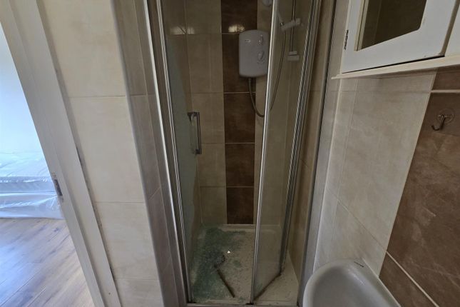 85, Windham Avenue, Croydon photo 3