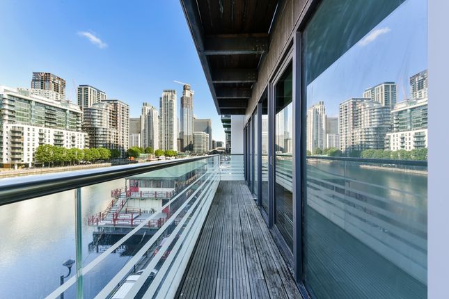Flat 325,, South Dockside, Baltimore Wharf, Canary Wharf photo 4