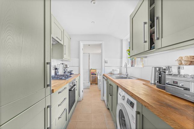48 New Road, STAINES-UPON-THAMES photo 3