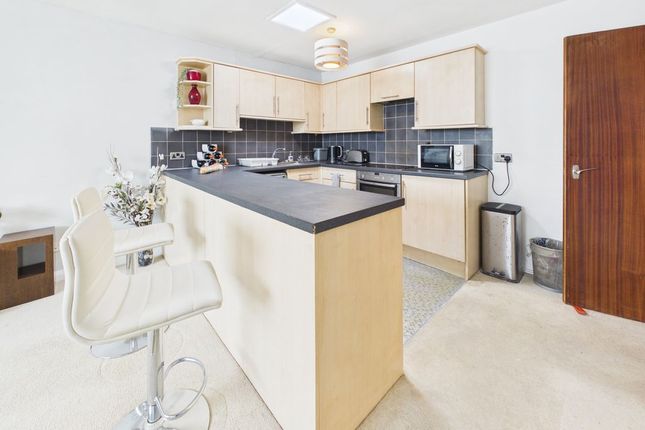 40b, Westway, Caterham photo 4