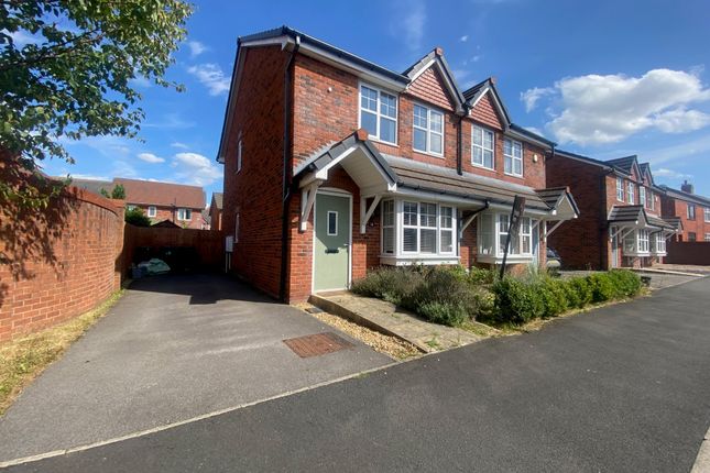 3-bed house on 16, Leyland, £1,050/mo