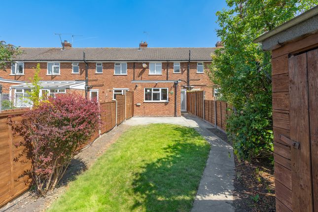 18, Lansdown Close, Woking photo 4