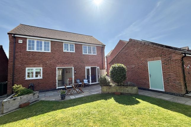 6, Barr Close, Leicester photo 3