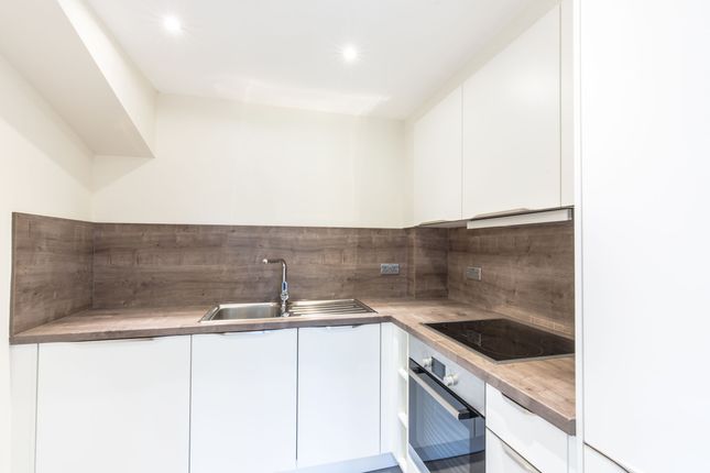 Thumbnail Flat to rent in Stirling Way, Welwyn Garden City