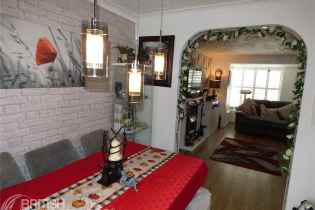 4, Earls Close, Somerset photo 4