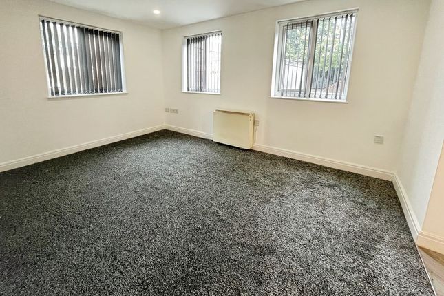 3 The Wheelgate, Loxham Street, Bolton photo 4