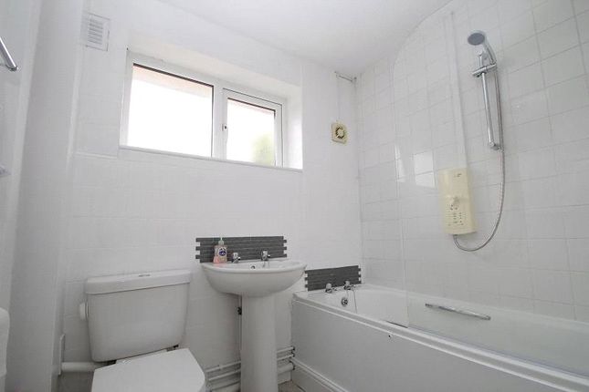 97, Station Lane, Hornchurch photo 5