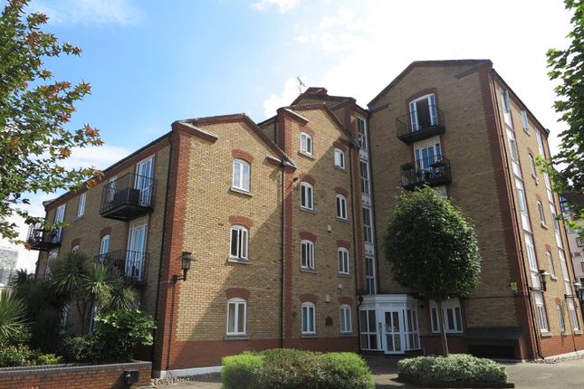 Thumbnail Flat to rent in Rotherhithe Street, London