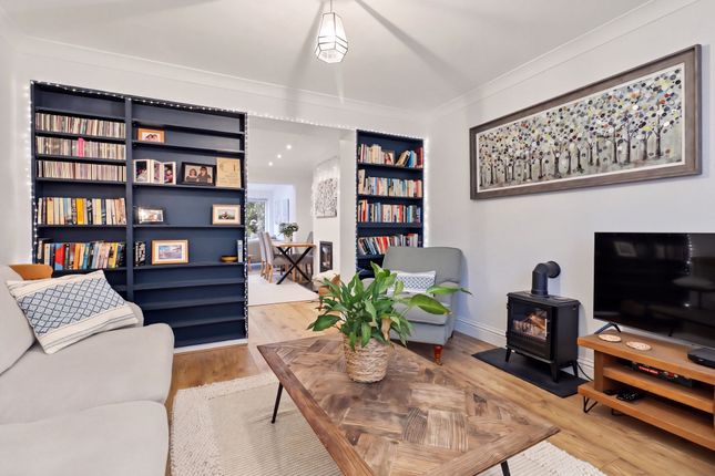 58 Milbourne Lane, Esher photo 3