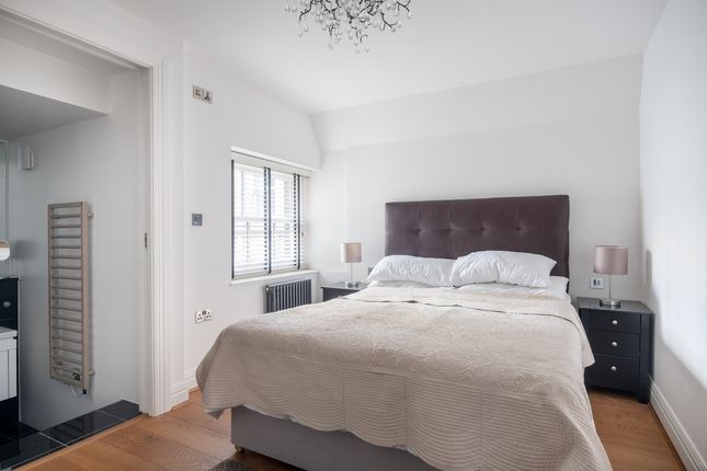 Flat 6, 1 Exchange Court, Covent Garden photo 4