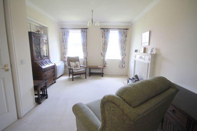 Flat for sale in Stanford Orchard, Warnham