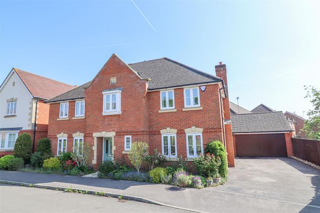 Property for sale in Monarch Drive, Shinfield, Reading