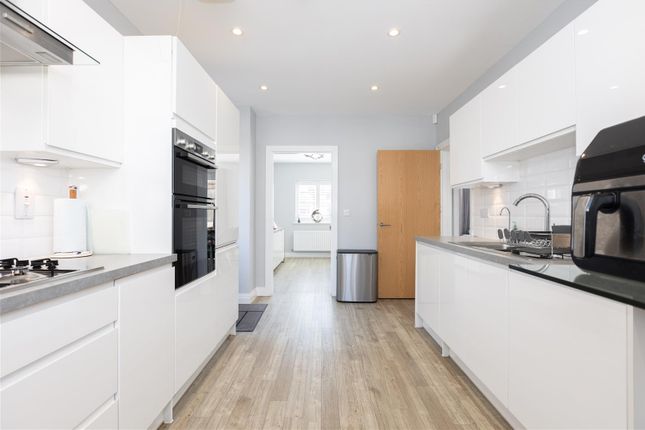12, Helena Crescent, Hitchin photo 3