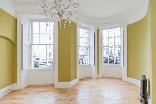 Flat 2, 29, Brunswick Square, East Sussex photo 3