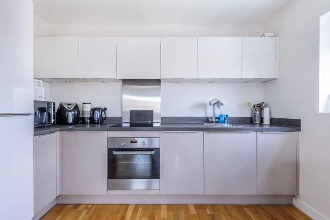 11 Emerald Court, Ruislip photo 3