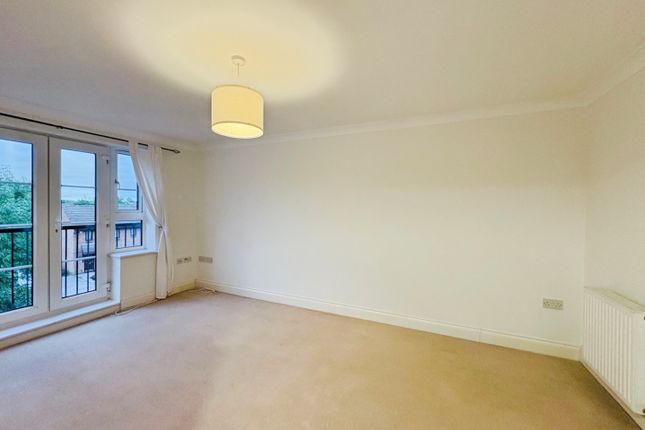 8 Boundary House, Burnt Mills Road, Basildon photo 2