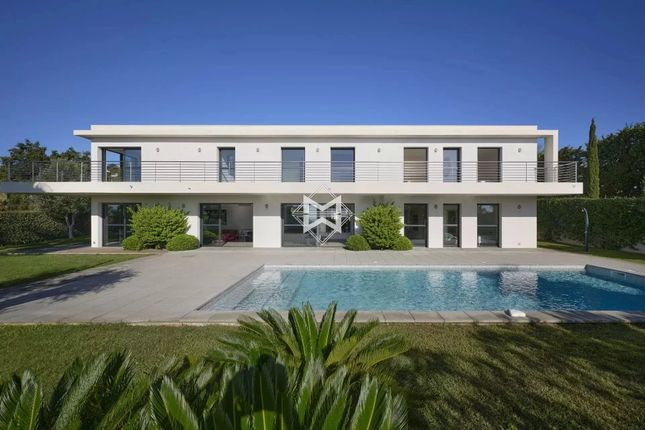 Villa for sale in L'abergement-De-Varey, 01640, France