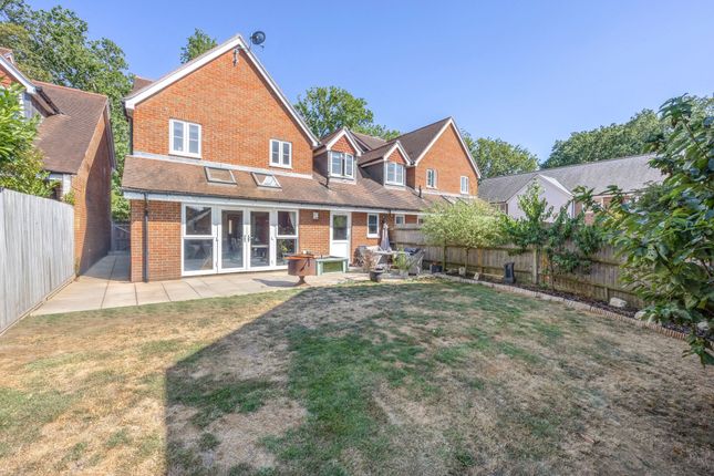 31 Bowling Lane, Billingshurst photo 4