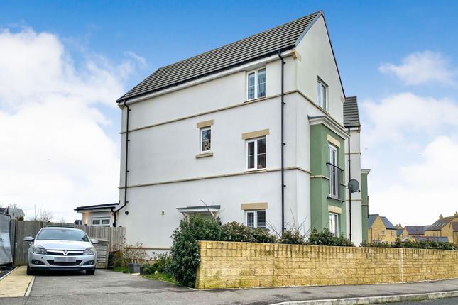 Town house for sale in Townsend Road, Witney
