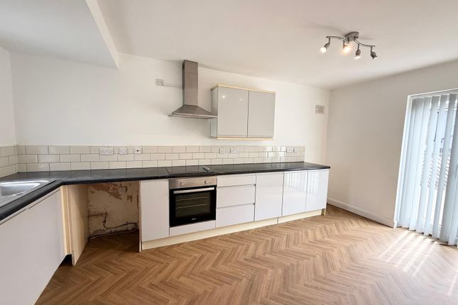 59, Cardinal Road, West Yorkshire photo 2