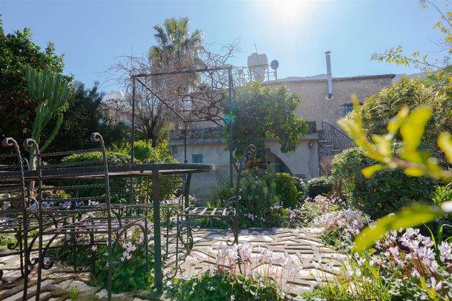 Villa for sale in West Of Kyrenia