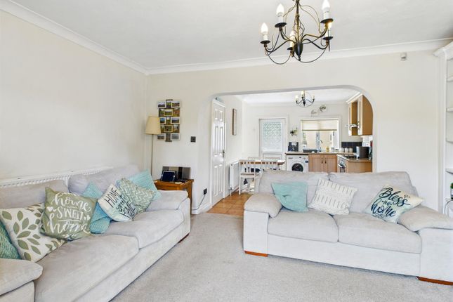 94, Knottingley Road, Pontefract photo 2
