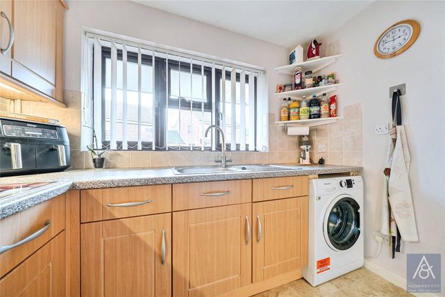 7, Lenborough Close, Buckinghamshire photo 4