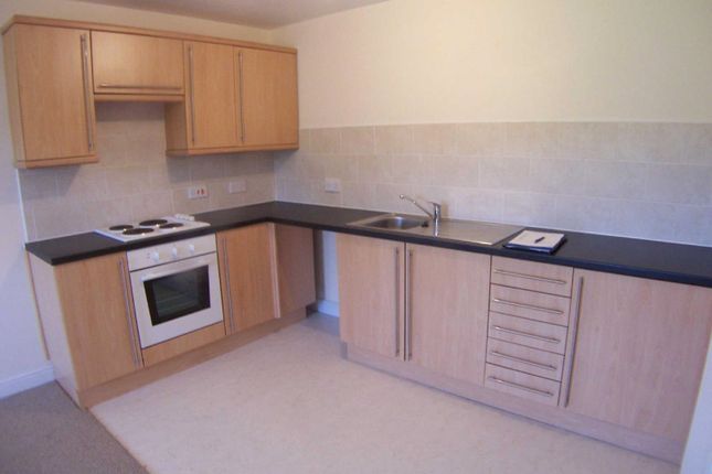 31, Croft Court, Rastrick photo 3