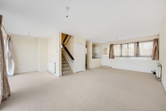 16A, Letchworth Drive, Bromley photo 3