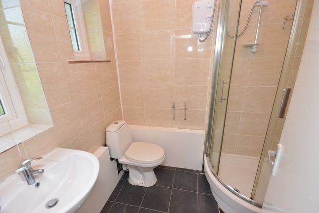 11, Drummond Gardens, Epsom photo 3