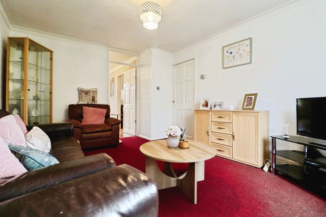 Hollycroft Close, Cardiff photo 4