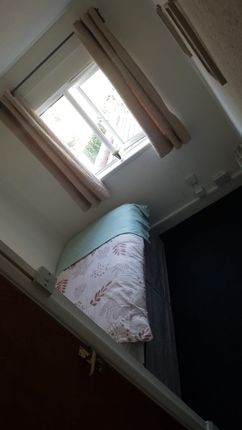 Thumbnail Room to rent in Walsall Road, Darlaston