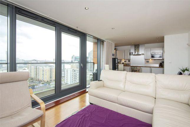 Flat to rent in Proton Tower, 8 Blackwall Way