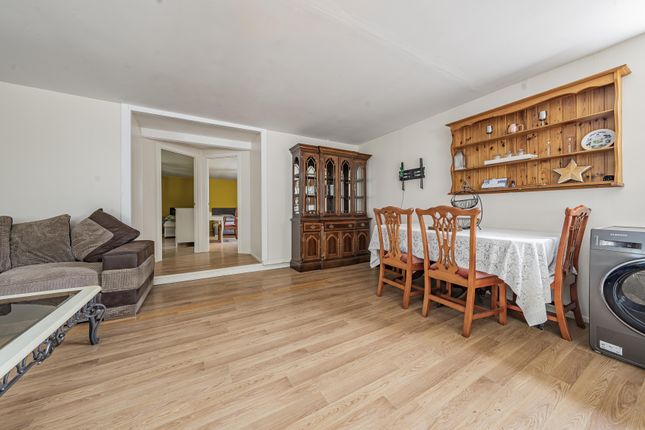 Stanwell Road, Horton Village photo 4