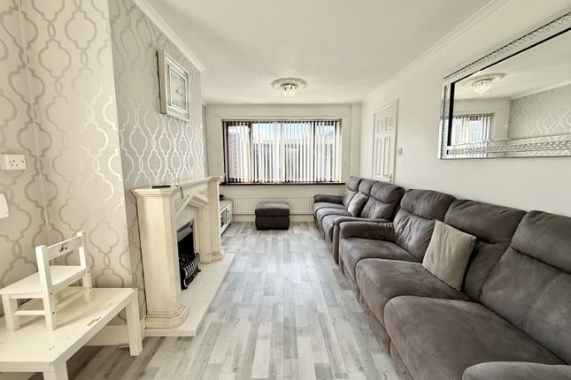 1, Lindsay Close, Sunderland photo 4