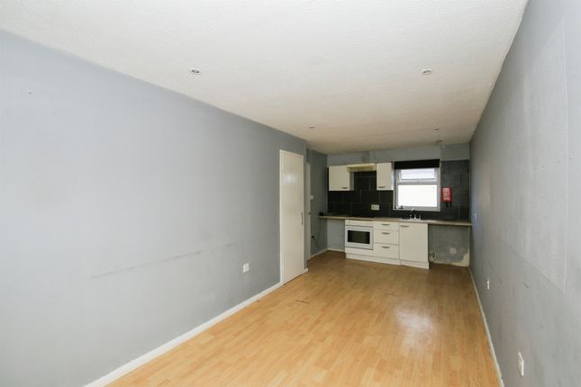 31, Whalley Street, Peterborough photo 4