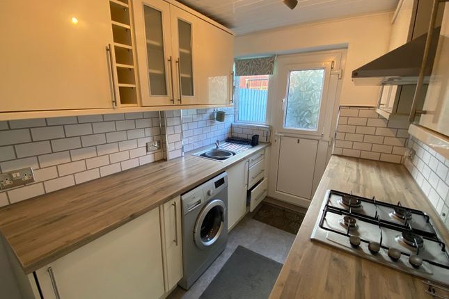 82, Hough Top, LEEDS photo 4