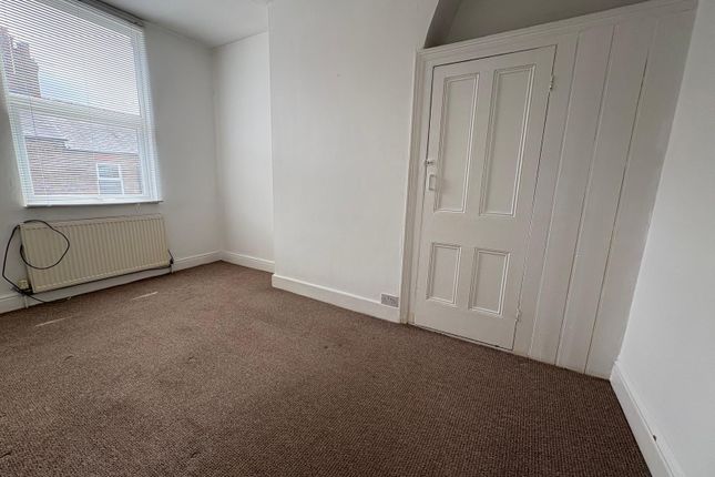 30B, Liverpool photo 5