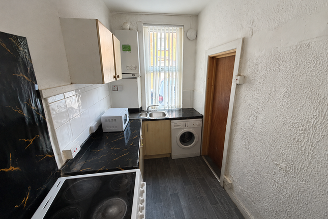 11 Brompton Row, Leeds photo 4