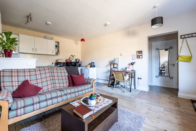 Flat 1, 58a, Black Bourton Road, Carterton photo 2