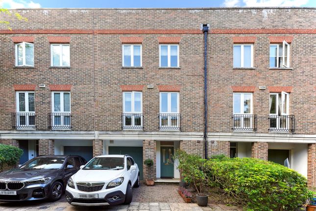 Thumbnail Town house to rent in Beaufort Road, Twickenham