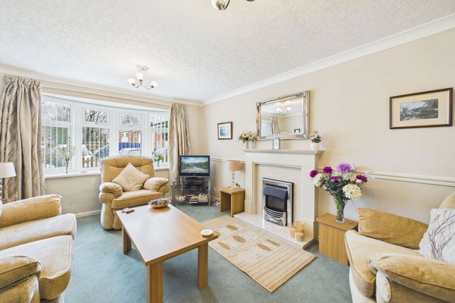 36, The Oaklands, Kidderminster photo 2