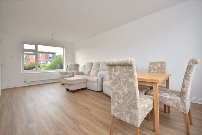 25, Mill Green Place, West Yorkshire photo 2