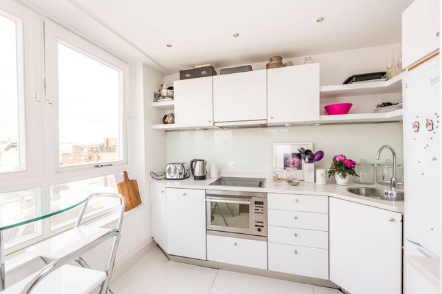 Thumbnail Flat to rent in Chelsea Manor Gardens, Chelsea, London