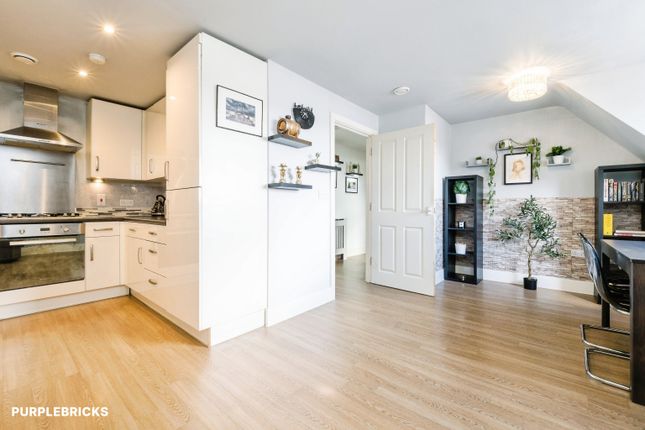 Flat 28/Lomond House, 203 Chargeable Lane, London photo 3
