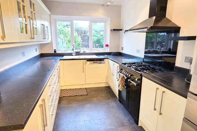 Sheldon Avenue, Clayhall photo 2