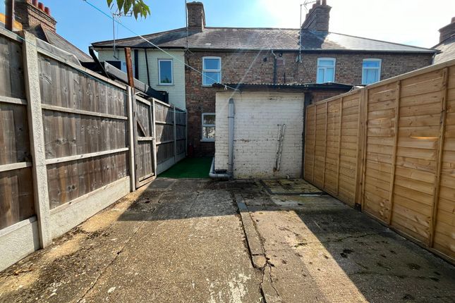 18 Burnsfield Street, Chatteris photo 4