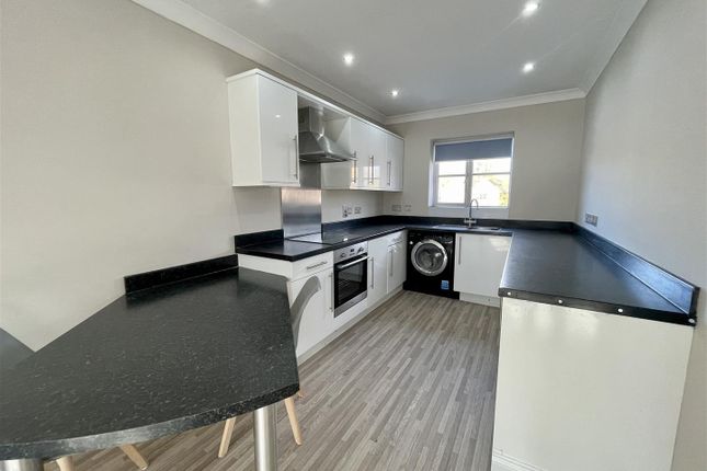4, Swain Court, Middleton St George photo 3